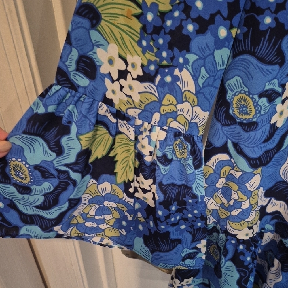 Pappagallo Vibrant Blue and Green Floral Top With Ruffle Sleeve And Hem - Picture 4 of 8